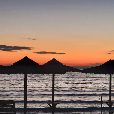 Sunset Hotel Kini